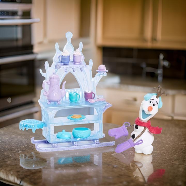 Disney Frozen Olaf Treat Sled Playset – Boneka Olaf & 15+ Aksesori