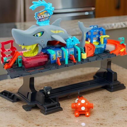 Set Jalur Mobil Mainan Hot Wheels City Ultra Shark Car Wash Tersedia di Perang88